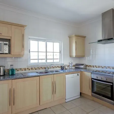 2 Bedroom Townhouse Quinta Da Encosta Velha *