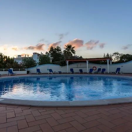 2 Bedroom Townhouse Quinta Da Encosta Velha بيت للعطل